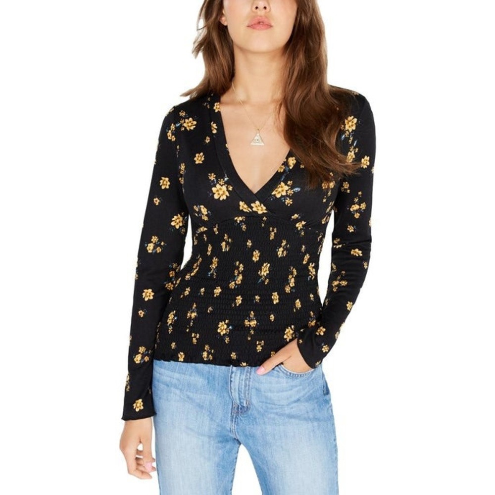 FRESHMAN
"NWT" JUNIORS HACCI KNIT SMOCKED PULLOVER TOP